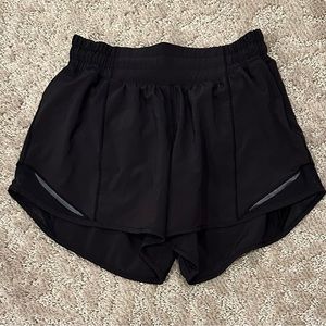 LULULEMON HOTTY HOT SHORT 4” Size 2